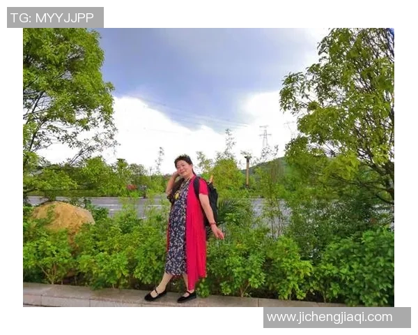 足球激情燃烧的岁月赞美诗歌中的绿茵传奇与梦想追逐